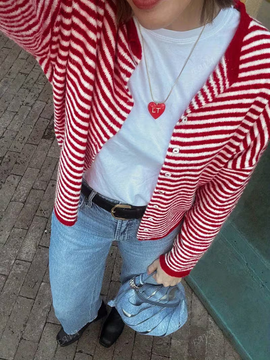 Rot-Weiß gestreifter Cardigan