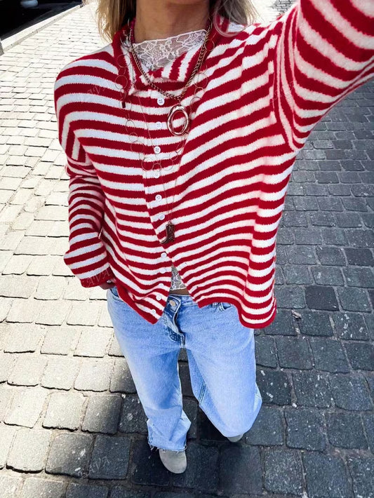 Rot-Weiß gestreifter Cardigan