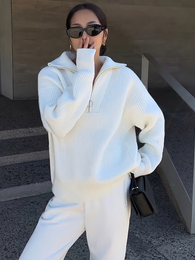 Der Clean-Girl-Pullover mit halbem Reißverschluss