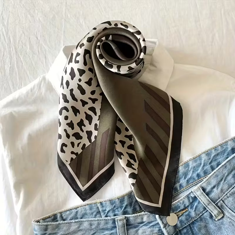 Schal mit Leo-Print – Braun & Oliv